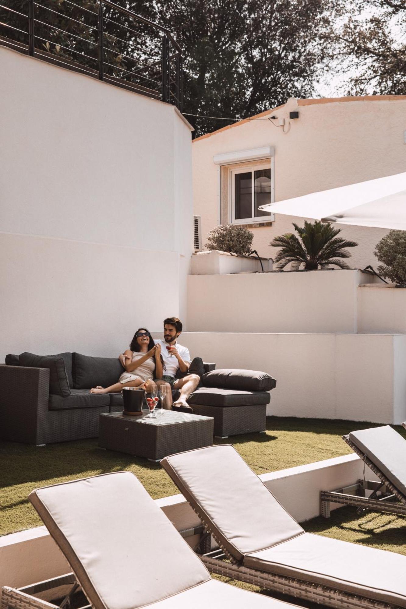 Piscine-Jacuzzi-Videoprojecteur-Clim La Perle Rare Villa Mougins Buitenkant foto