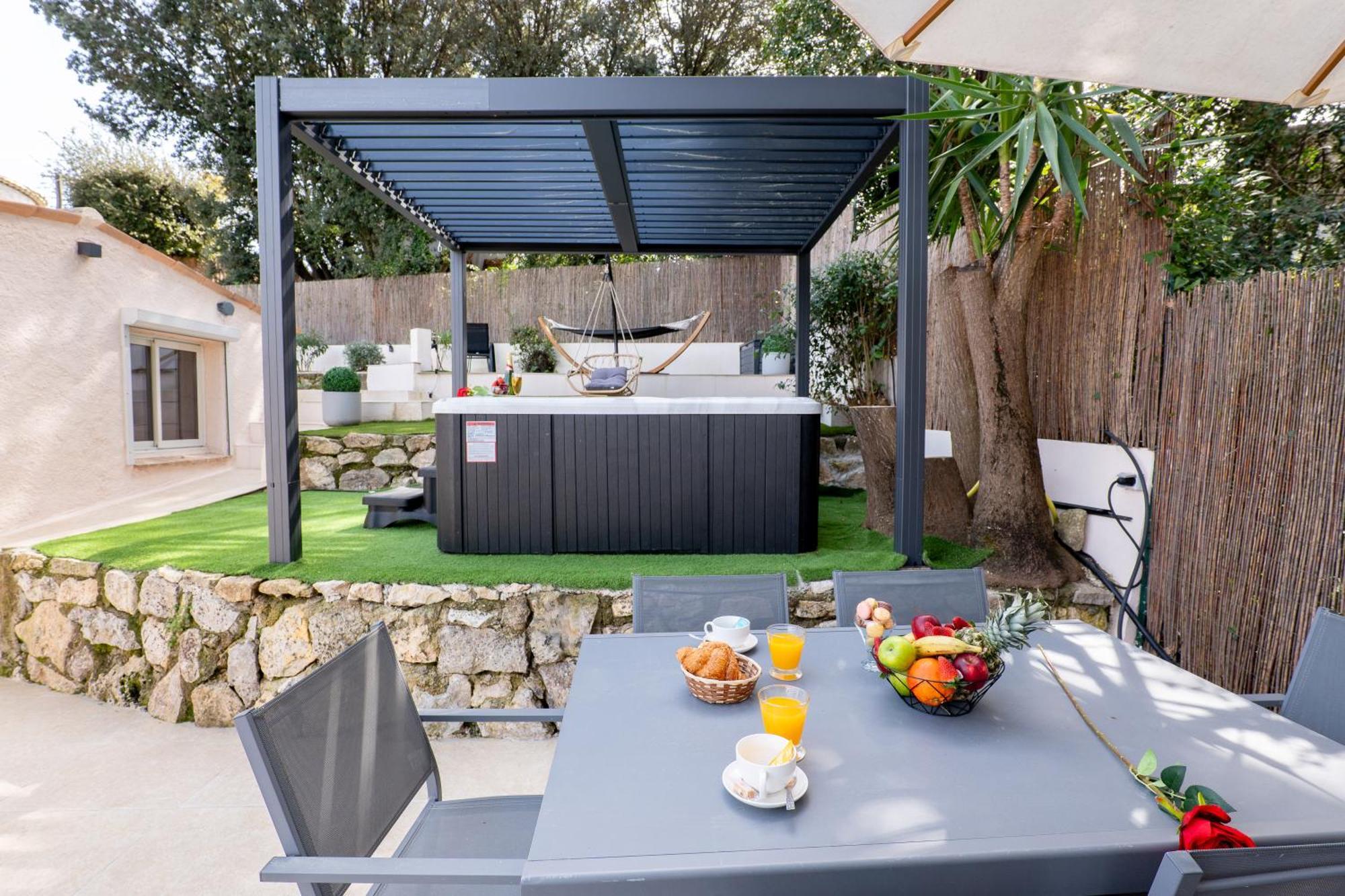 Piscine-Jacuzzi-Videoprojecteur-Clim La Perle Rare Villa Mougins Buitenkant foto